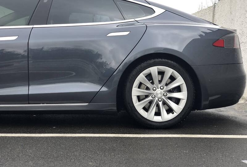 Tesla Model S 2016