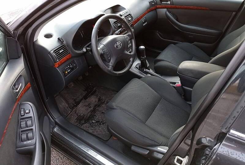 Toyota Avensis 2004