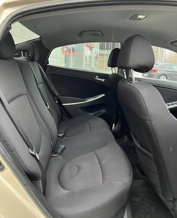 Hyundai Accent 2012
