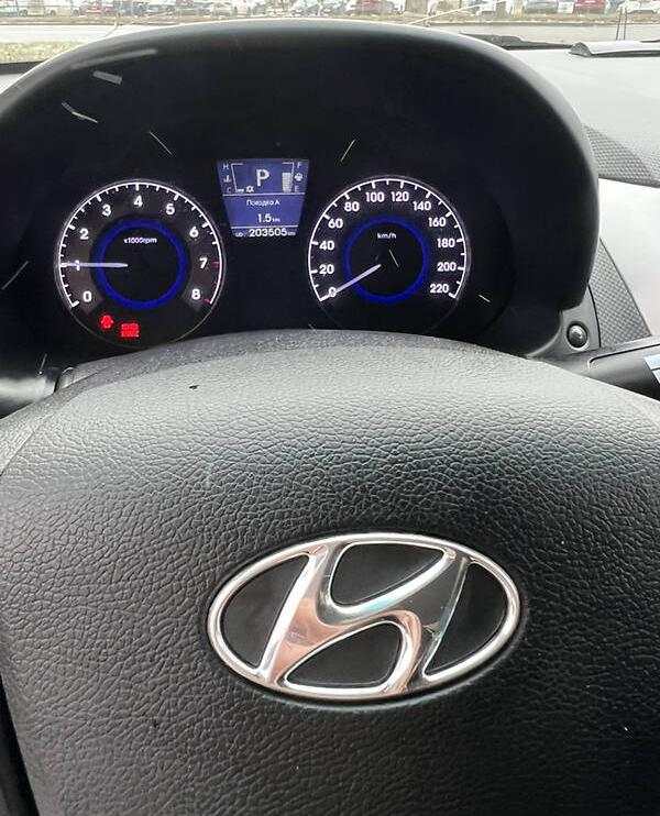 Hyundai Accent 2012