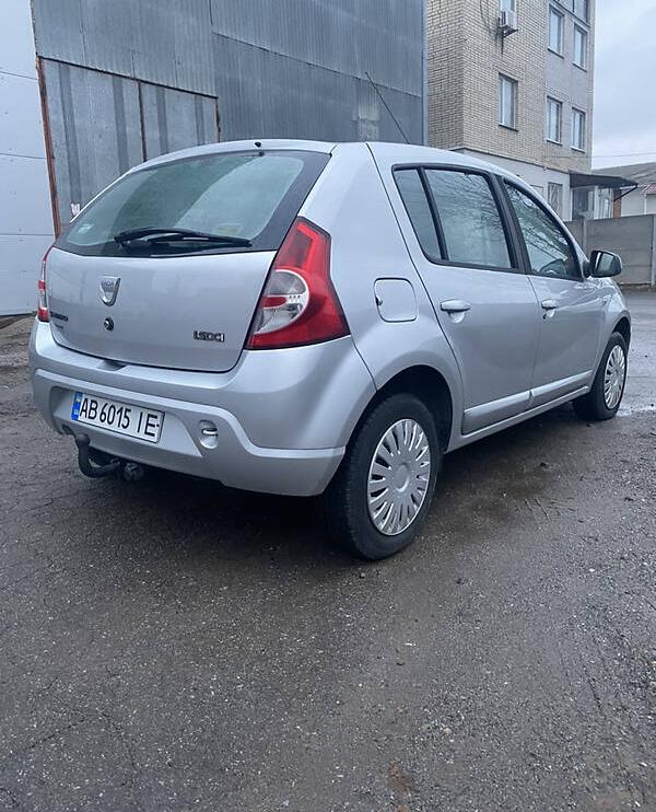Dacia Sandero 2011