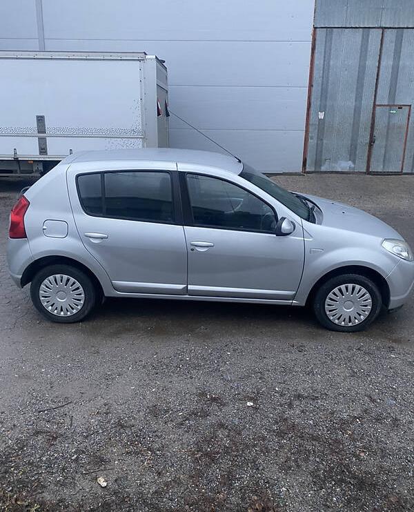 Dacia Sandero 2011