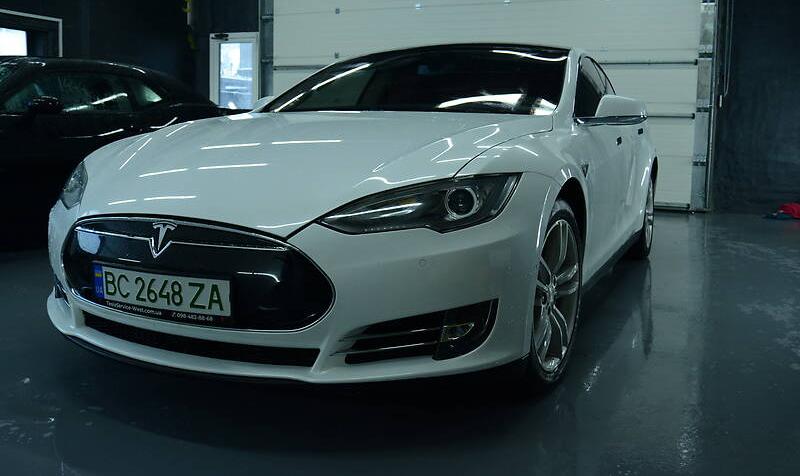 Tesla Model S 2014