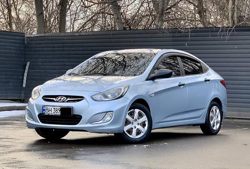 Hyundai Accent 2012