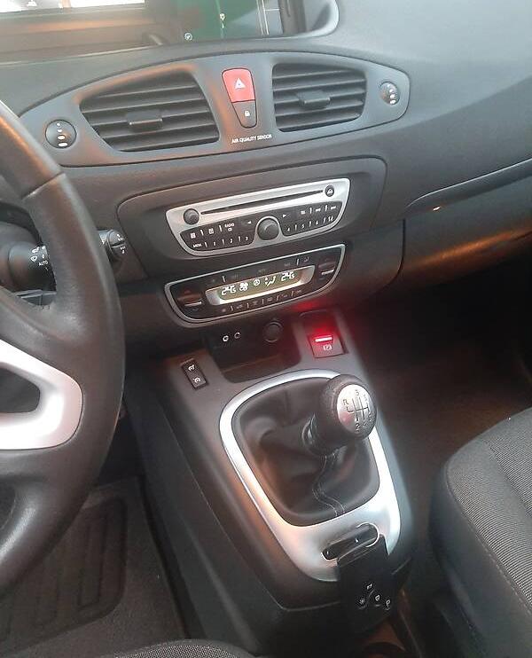 Renault Megane Scenic 2011