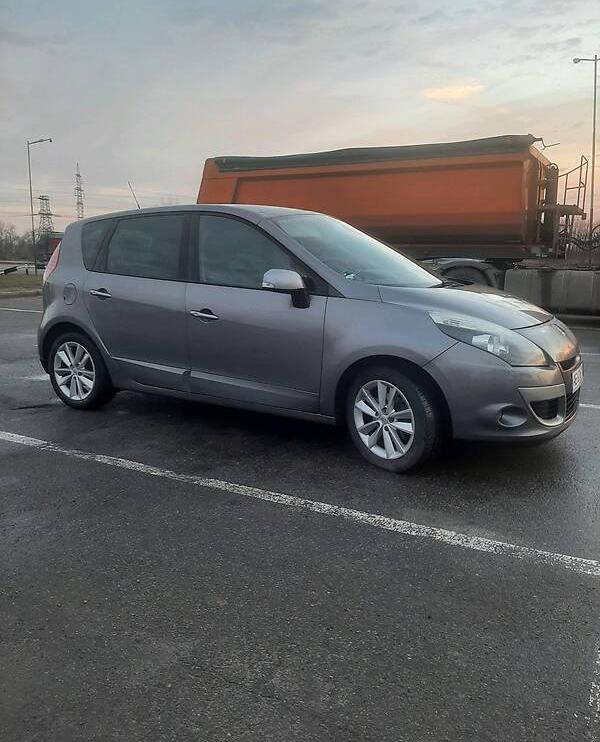 Renault Megane Scenic 2011