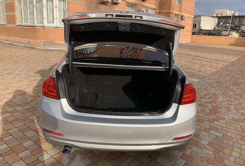 BMW 320 2013