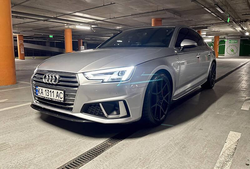 Audi A4 Premium plus S line 2019