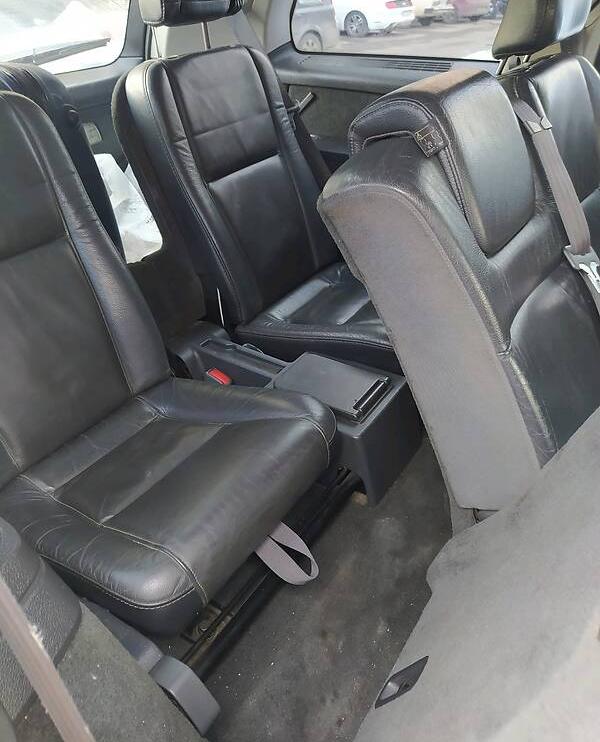 Volvo XC90 2004