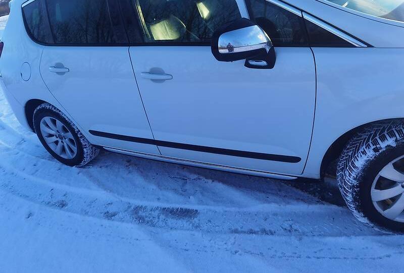 Peugeot 3008 2011