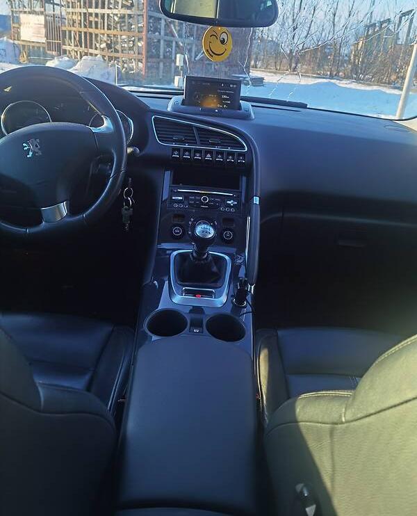 Peugeot 3008 2011