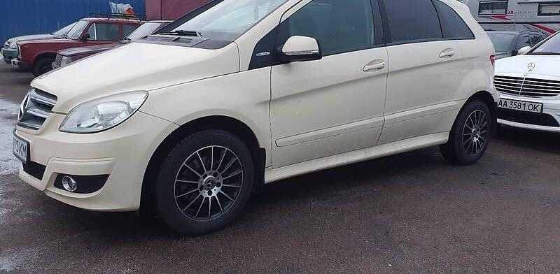 Mercedes-Benz B 180 2010
