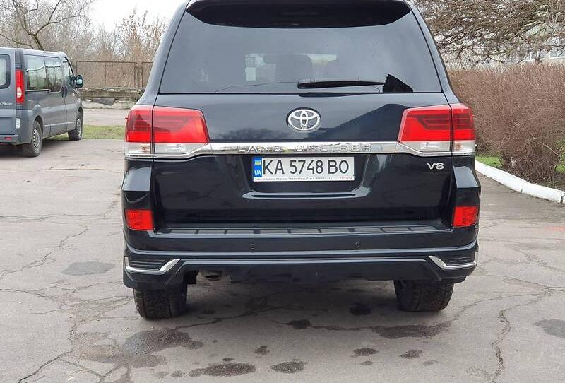 Toyota Land Cruiser 200 2020