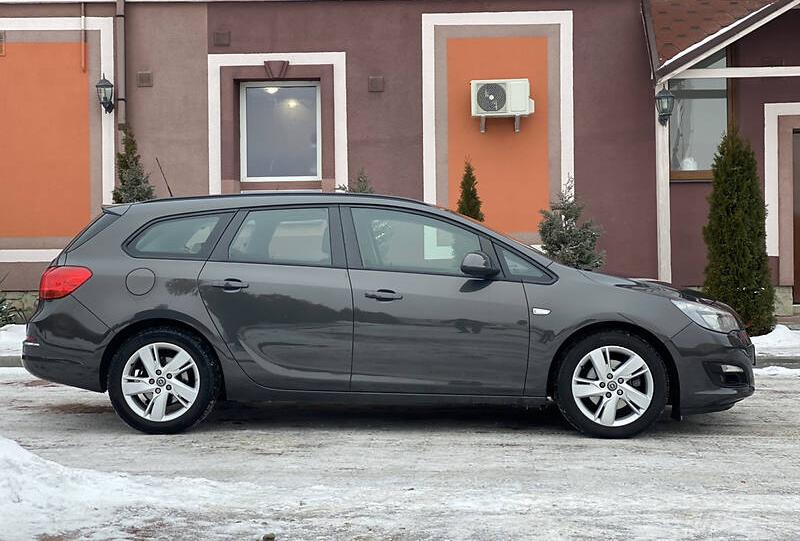 Opel Astra J 2012