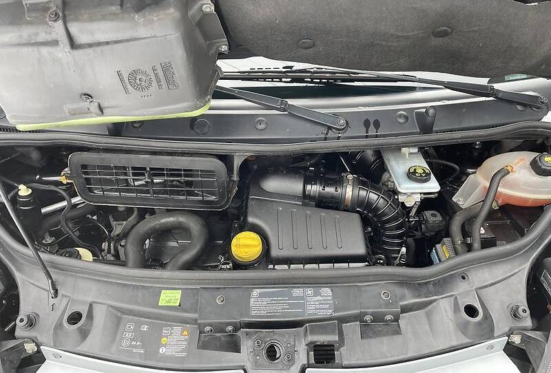 Renault Trafic пасс. BLACKEDITION 2012