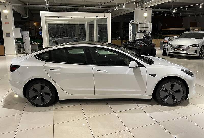 Tesla Model 3 2021