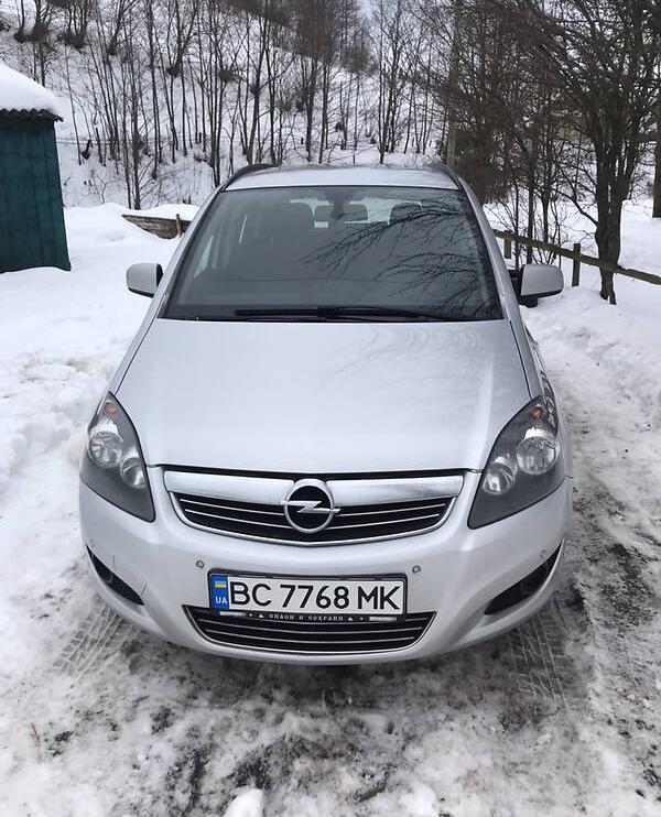 Opel Zafira 2011