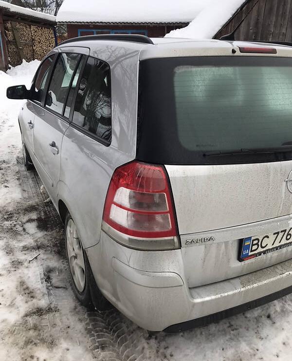 Opel Zafira 2011