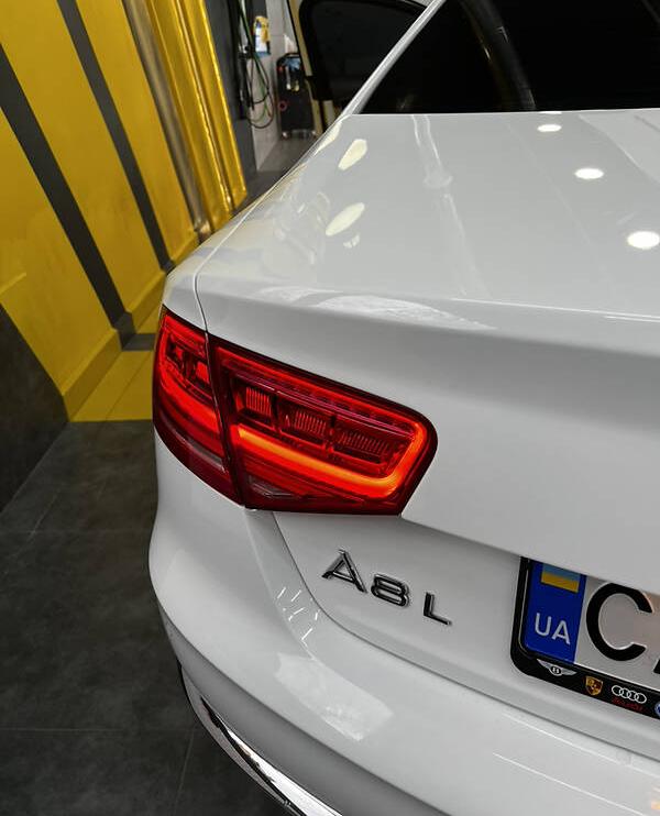 Audi A8 A8L 2011