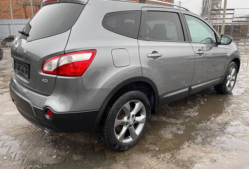 Nissan Qashqai+2 2011