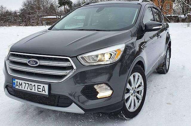 Ford Escape titanium 4WD 2017