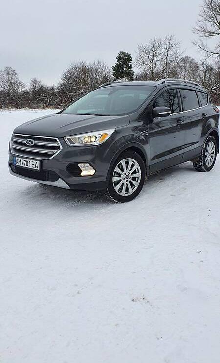 Ford Escape titanium 4WD 2017