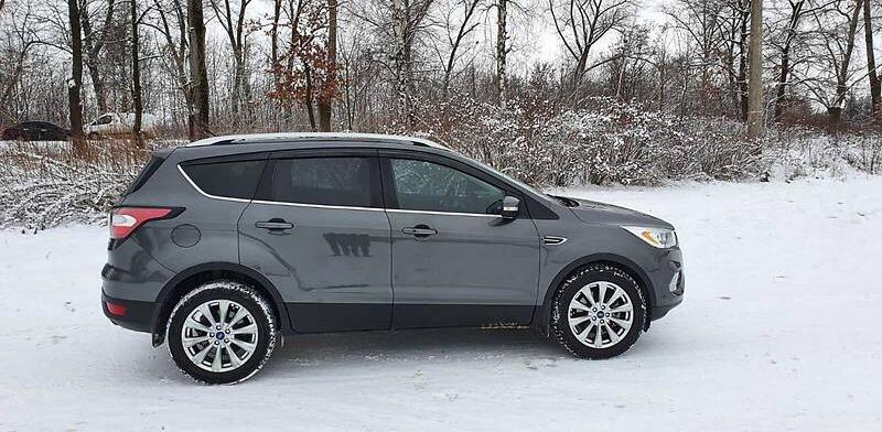 Ford Escape titanium 4WD 2017