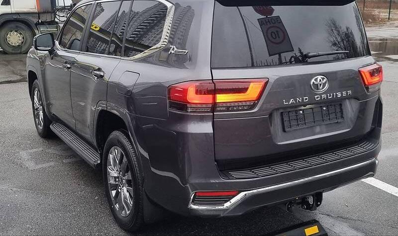 Toyota Land Cruiser 300 70Anniversary 2021