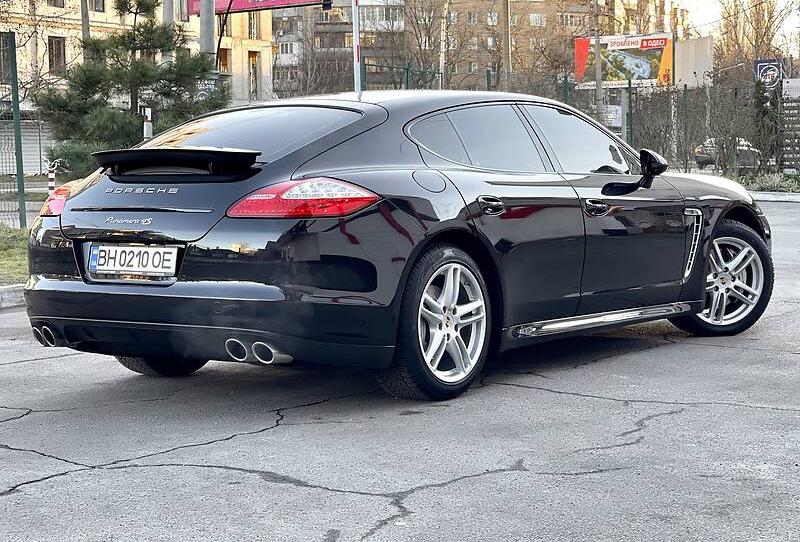 Porsche Panamera 2012