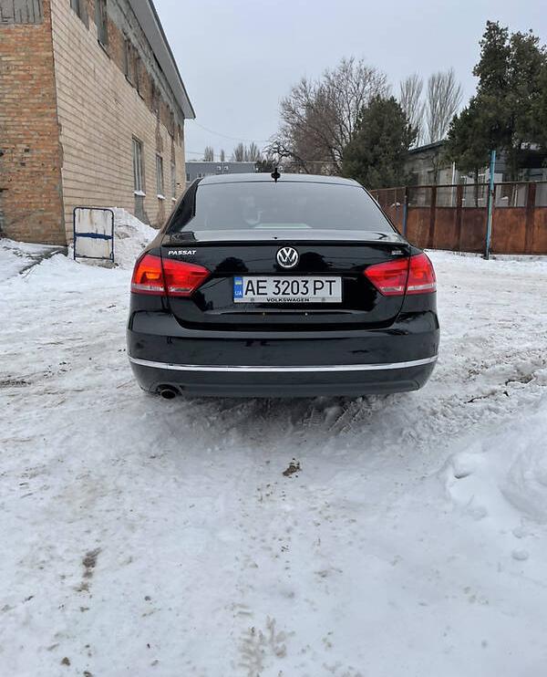 Volkswagen Passat B7 SEL 2011