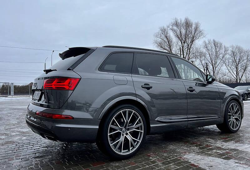 Audi Q7 SLINEx3 BLACK MATRIX 2018