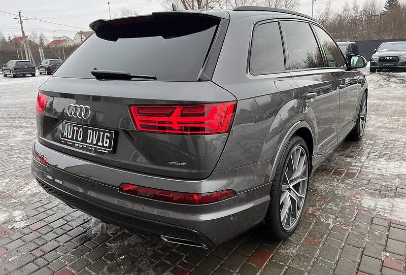 Audi Q7 SLINEx3 BLACK MATRIX 2018