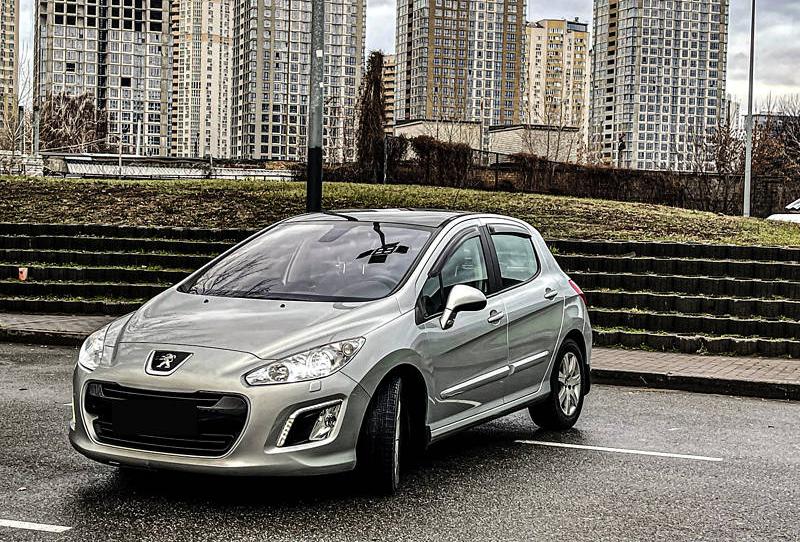 Peugeot 308 1.6 THP AT Allure  2011