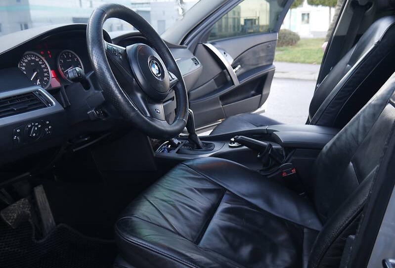 BMW 520 2003