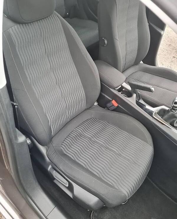 Peugeot 308 2015