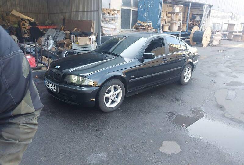 BMW 320 2001
