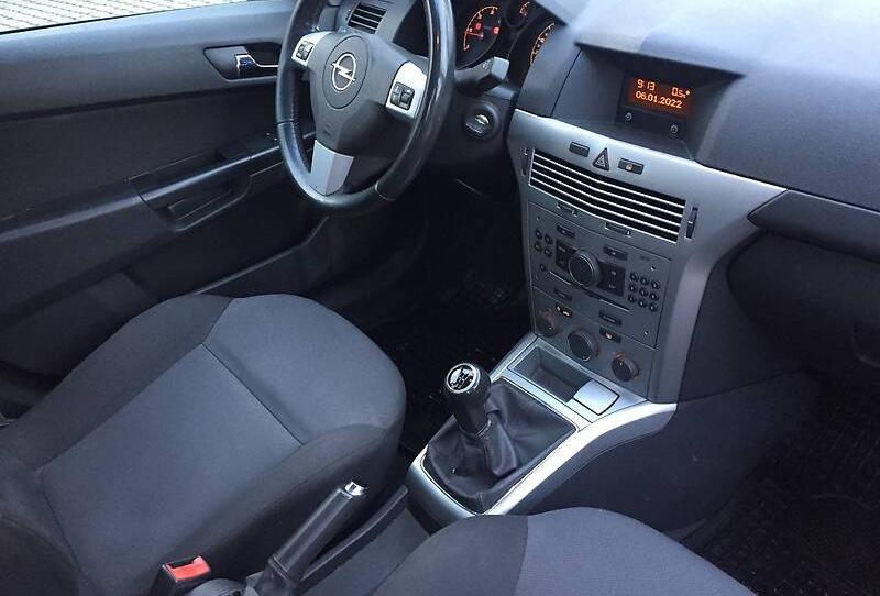 Opel Astra H 2011