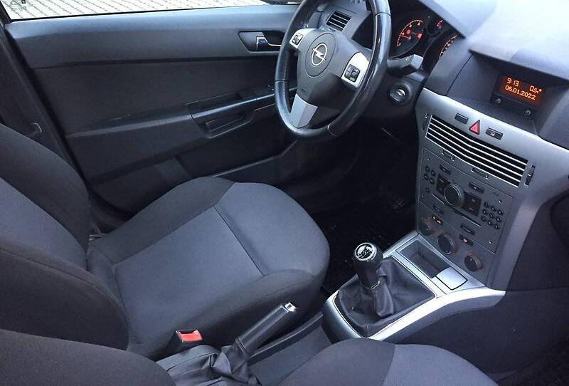 Opel Astra H 2011