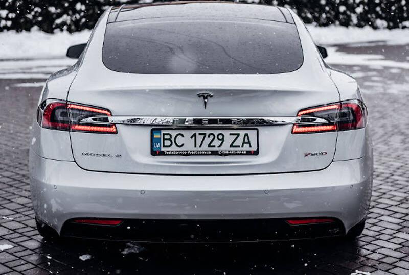Tesla Model S P90D 2016