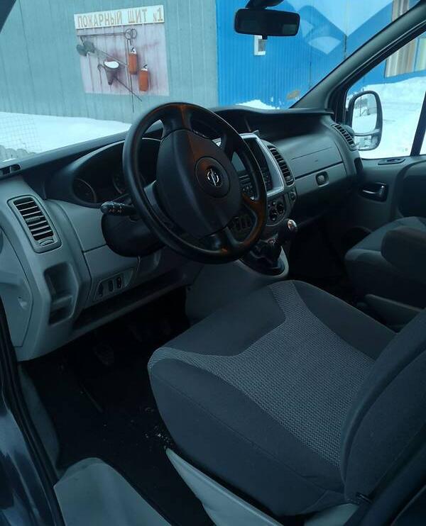Opel Vivaro пасс. Tour  2010
