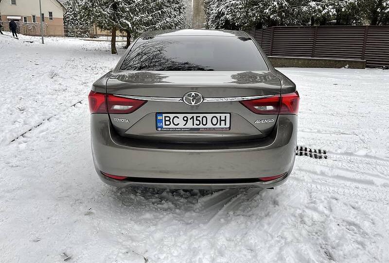Toyota Avensis 2016