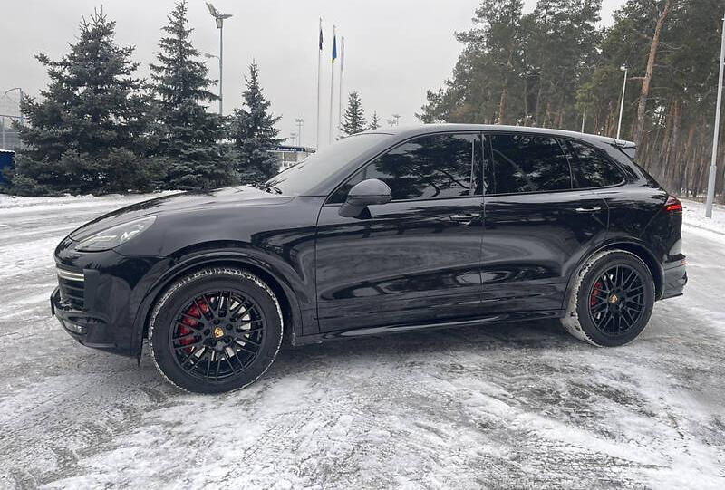Porsche Cayenne GTS 2016