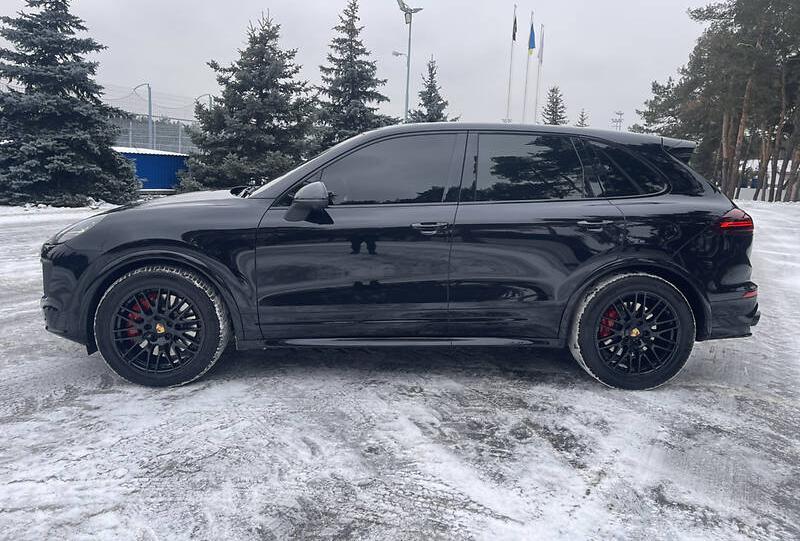 Porsche Cayenne GTS 2016