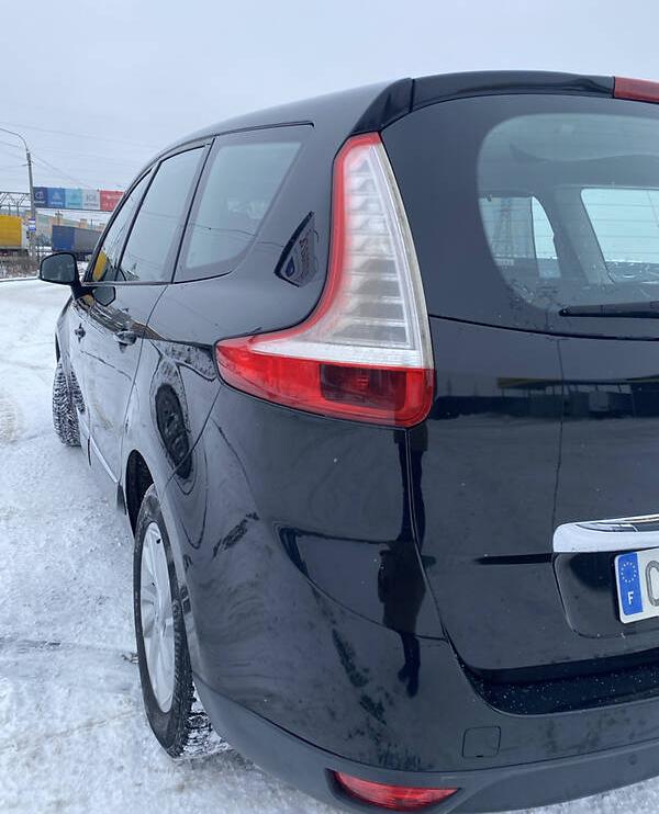 Renault Grand Scenic 2012