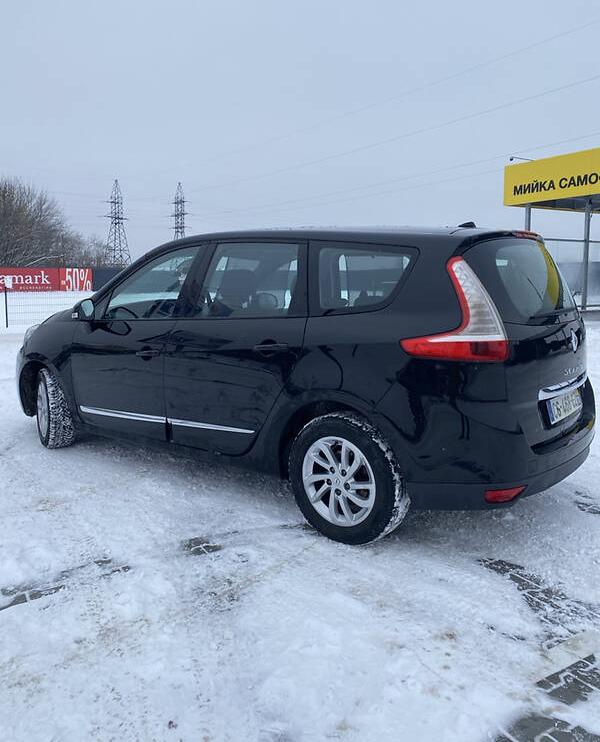 Renault Grand Scenic 2012