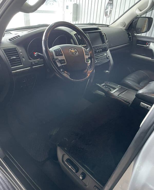 Toyota Land Cruiser 200 2012