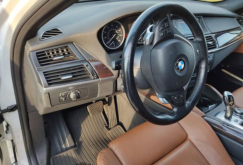 BMW X6 2011