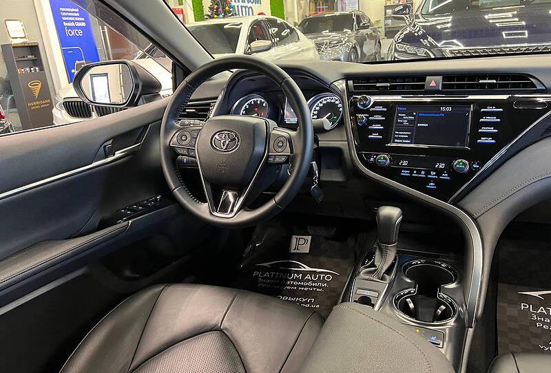 Toyota Camry 2020
