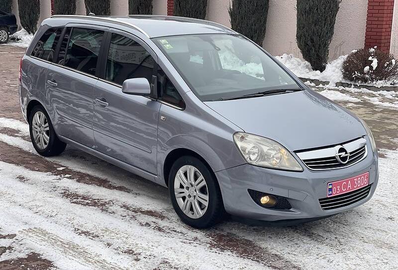 Opel Zafira COSMO 92kw 2010