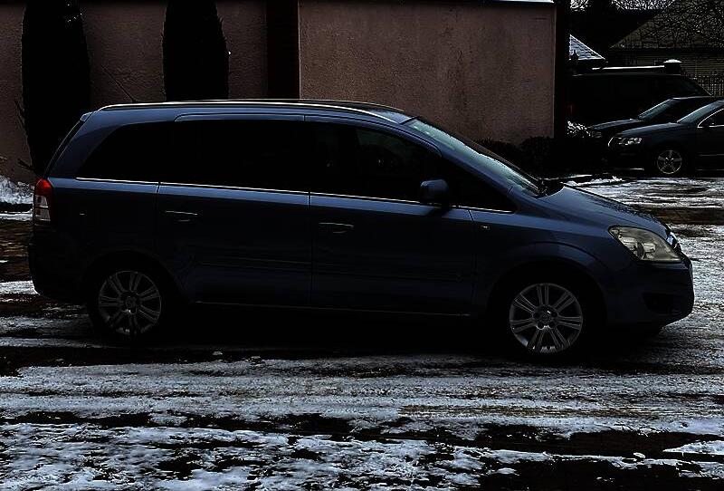 Opel Zafira COSMO 92kw 2010